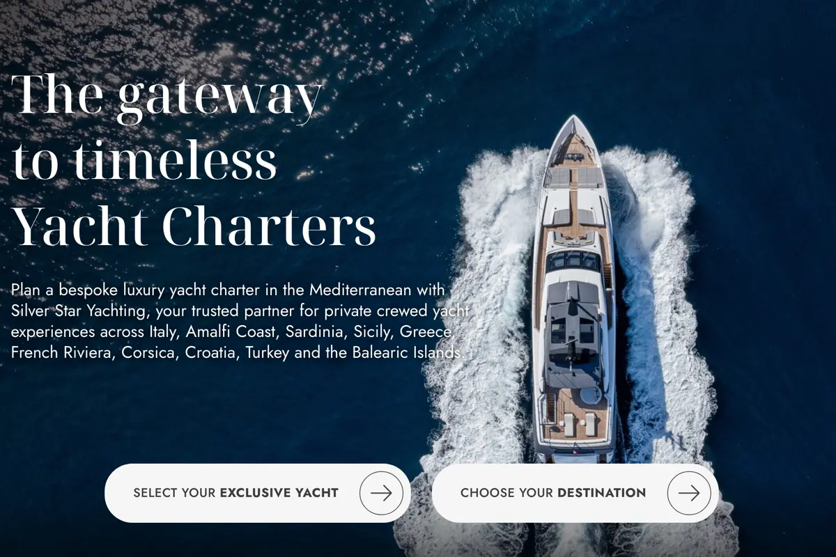 Home del sito Silver Star Yachting, alimentato da Aboard, con uno yacht in navigazione visto dall'alto